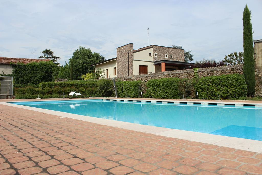Corte La Guarnigione Valeggio sul Mincio Bilik gambar