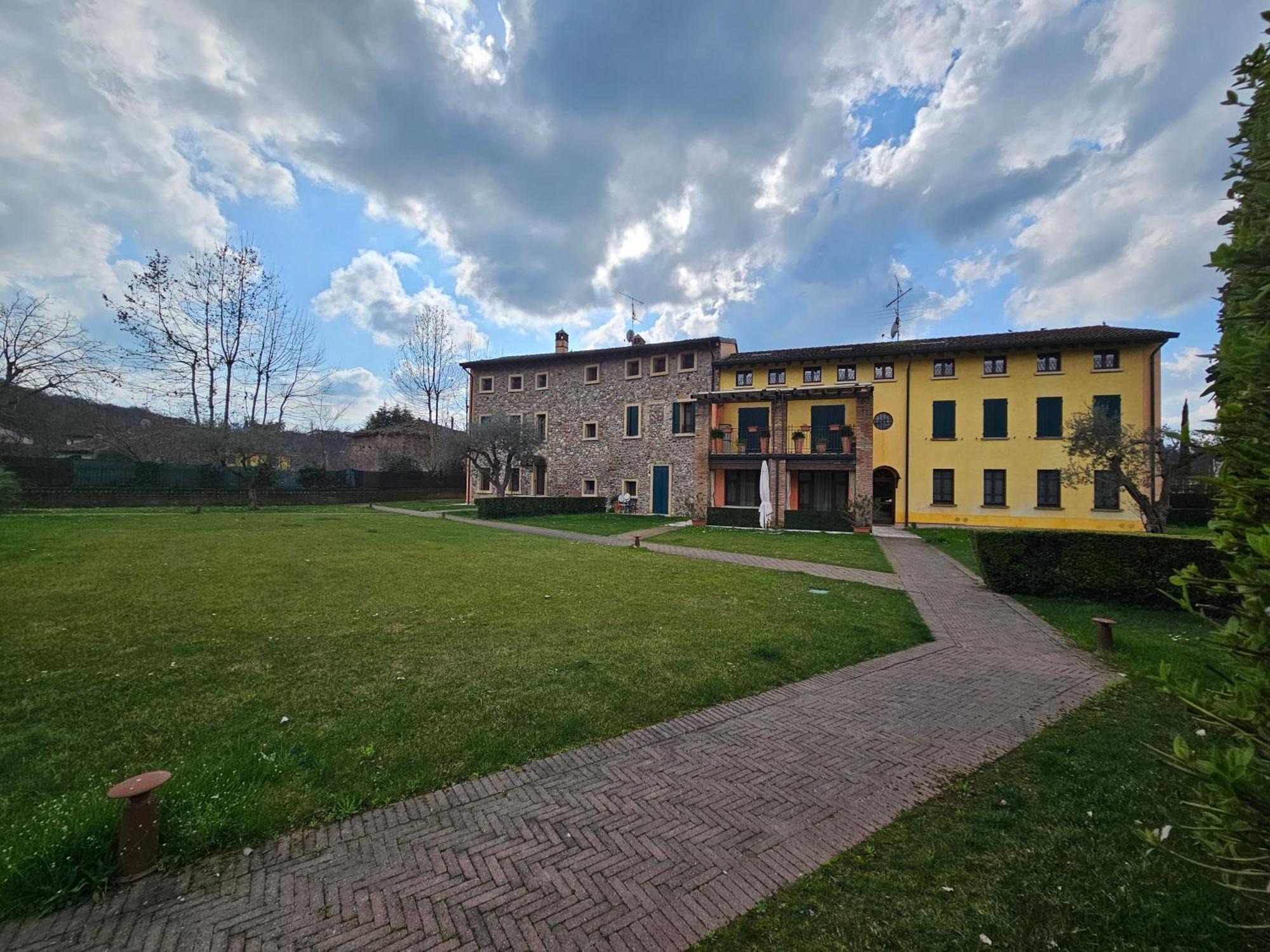 Corte La Guarnigione Valeggio sul Mincio Luaran gambar